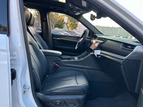 New 2026 Jeep Grand Cherokee Limited AWD/4WD image 34
