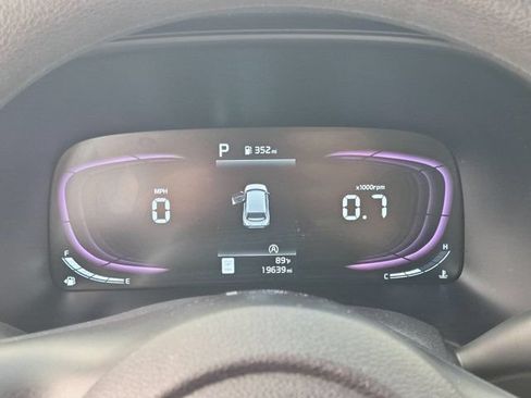 Used 2025 Kia Soul LX FWD image 16