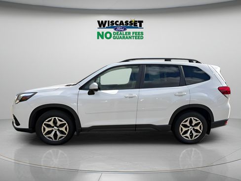 Used 2023 Subaru Forester Premium AWD/4WD image 4