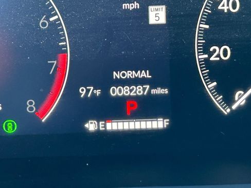 Certified 2025 Honda HR-V LX image 27