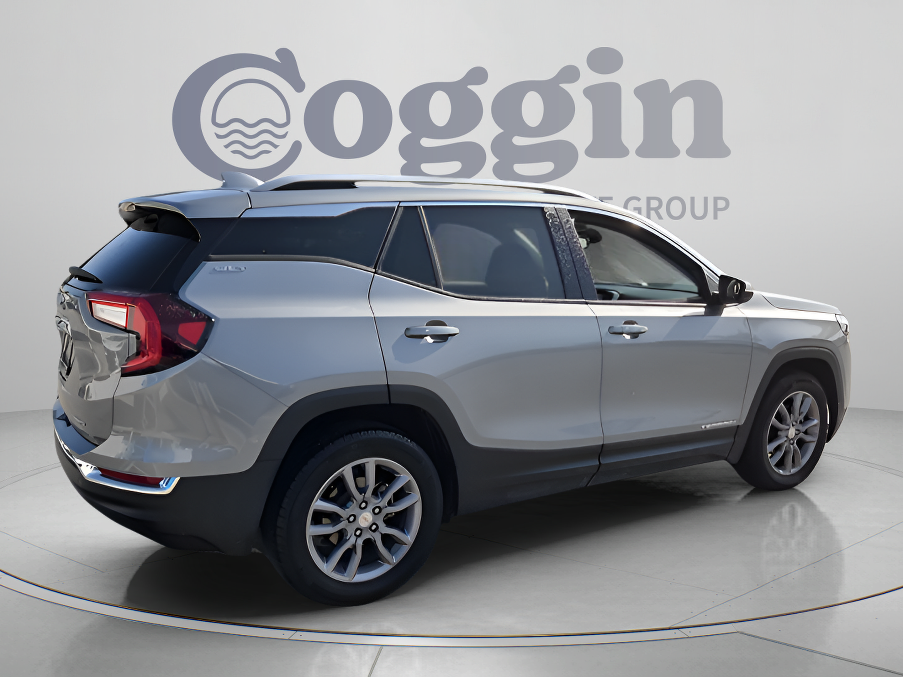 Used 2024 GMC Terrain SLT AWD/4WD image 5