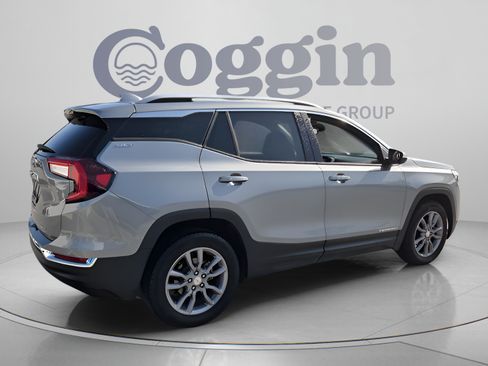 Used 2024 GMC Terrain SLT AWD/4WD image 5