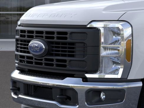New 2025 Ford F350 XL w/ XL Chrome Package image 17