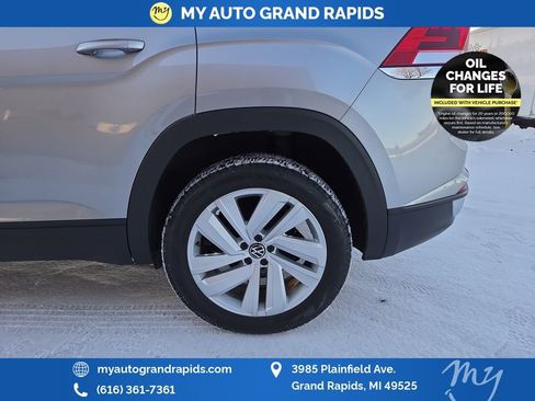 Used 2022 Volkswagen Atlas Cross Sport SE image 31