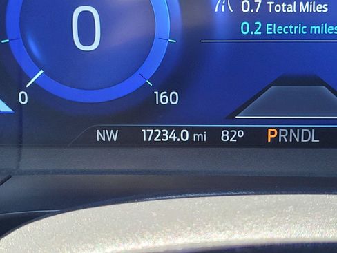 Used 2022 Ford Escape Titanium w/ Titanium Elite Package AWD/4WD image 30