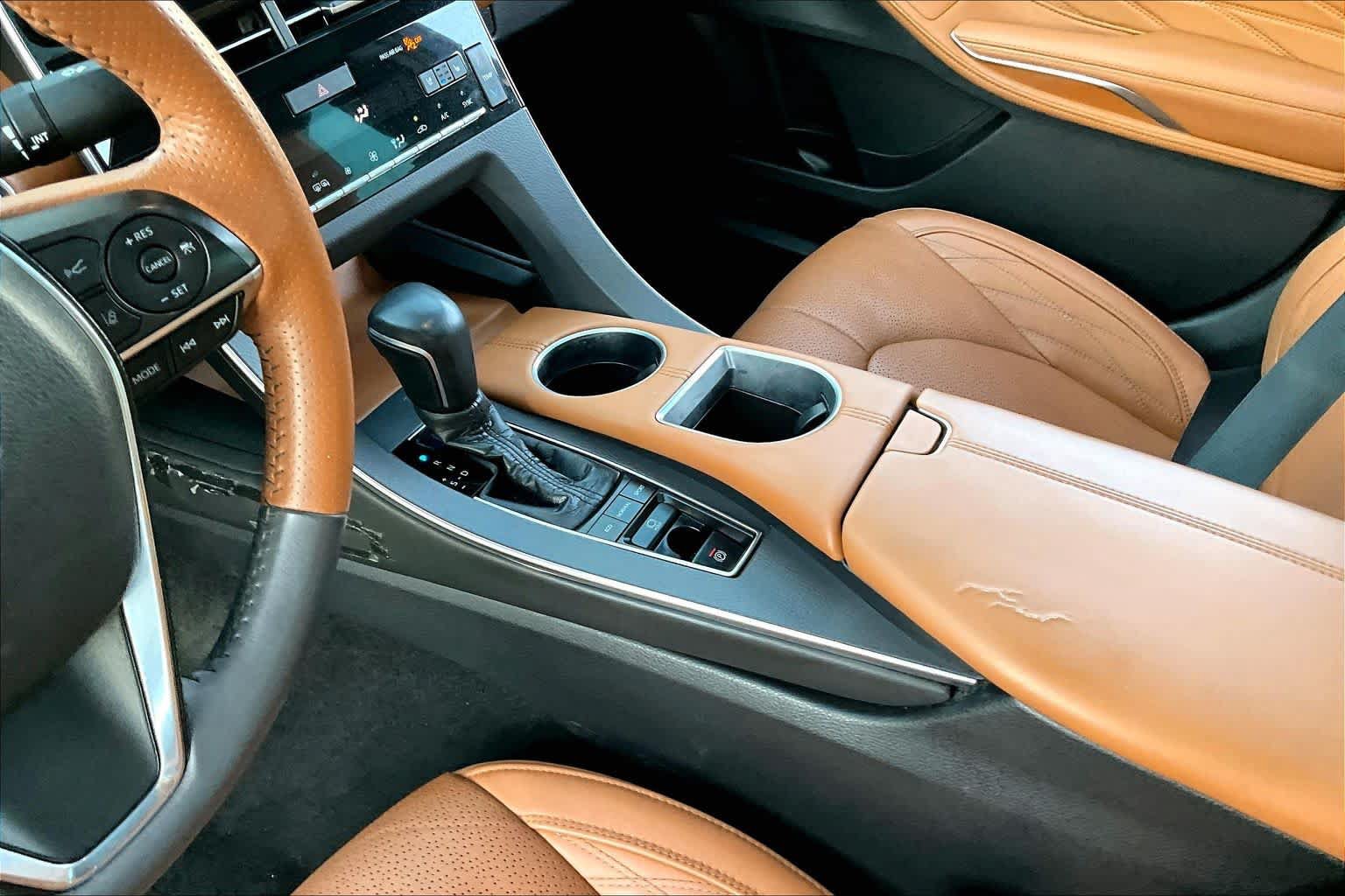 Used 2020 Toyota Avalon Limited FWD image 17