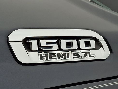Used 2019 RAM 1500 Big Horn AWD/4WD image 33