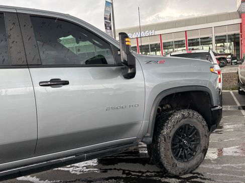 Used 2024 Chevrolet Silverado 2500 ZR2 image 4