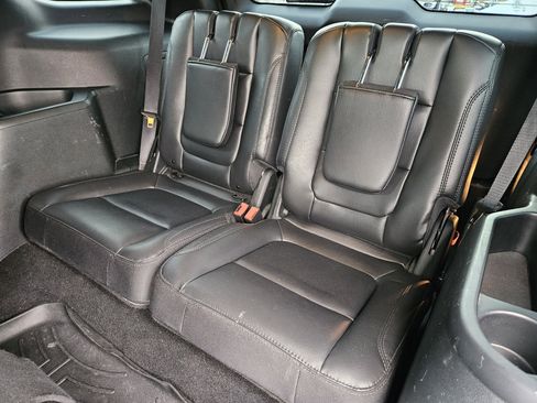 Used 2019 Ford Explorer XLT w/ Equipment Group 202A image 31