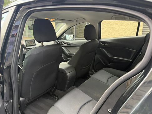 Used 2016 MAZDA MAZDA3 i Sport FWD image 31