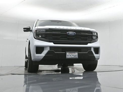 Used 2025 Ford Expedition Active image 54