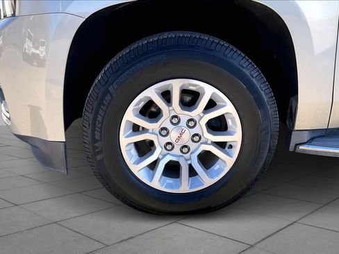 Used 2015 GMC Yukon XL SLE w/ Convenience Package image 11