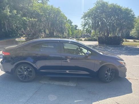 Used 2023 Toyota Corolla SE w/ SE Premium Package image 5