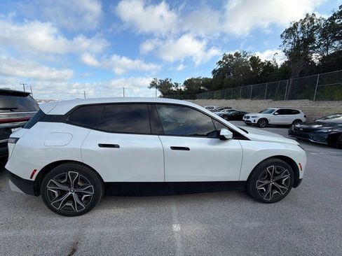 Used 2024 BMW iX xDrive50 w/ Premium Package AWD/4WD image 3