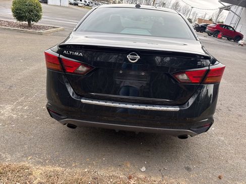 Used 2021 Nissan Altima 2.5 SR w/ SR Premium Package image 6