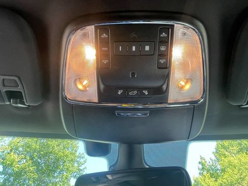 Used 2020 Jeep Grand Cherokee High Altitude AWD/4WD image 23