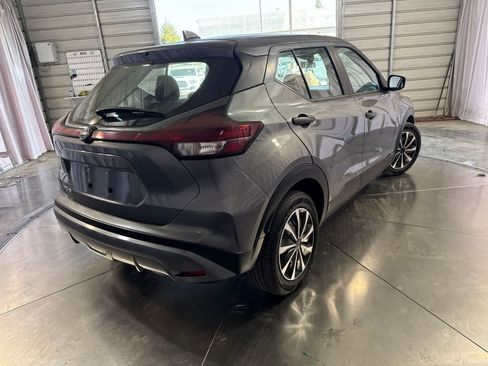 Used 2023 Nissan Kicks S FWD image 5