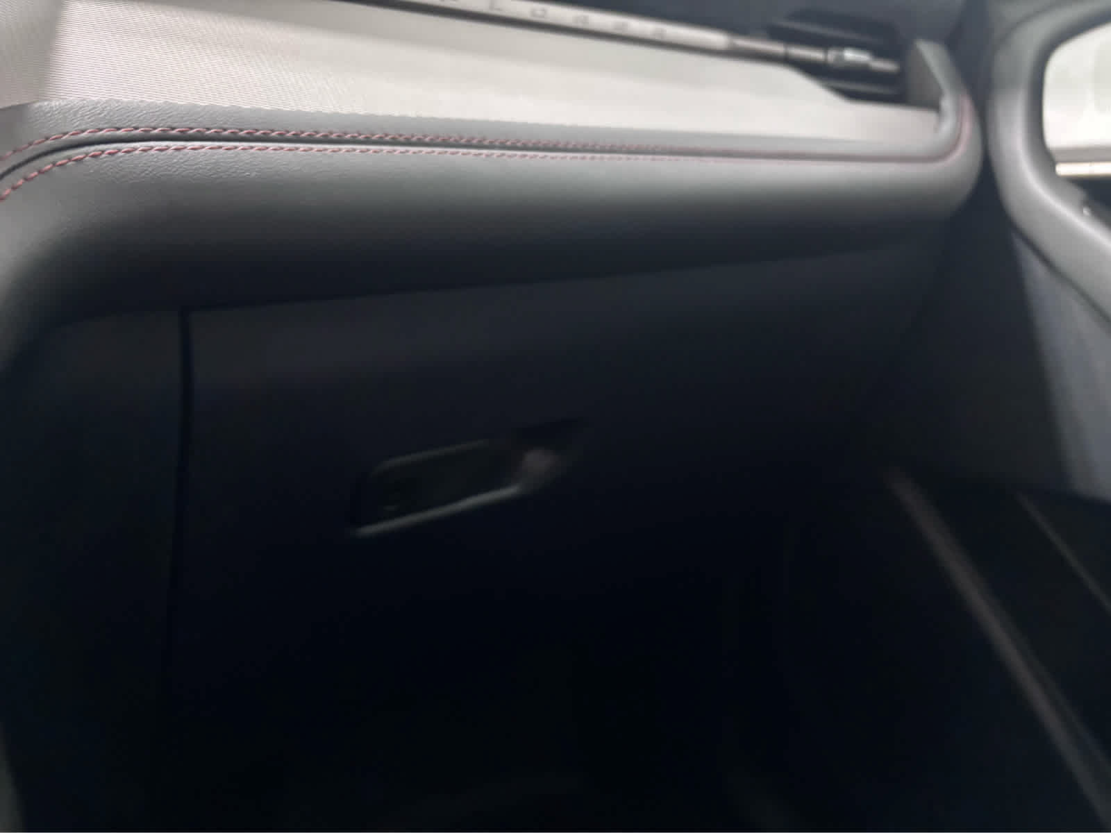 Used 2025 Ford Explorer Active AWD/4WD image 22