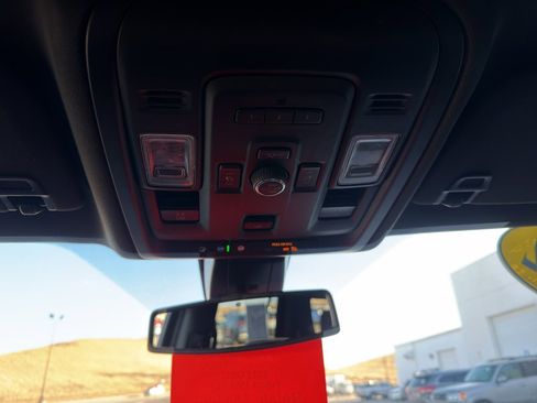 Used 2022 GMC Yukon SLT image 23