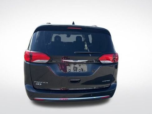 Used 2018 Chrysler Pacifica Limited w/ Advanced Safetytec Group FWD image 4