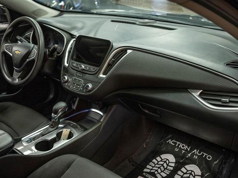 Used 2022 Chevrolet Malibu LT image 14