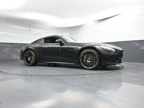 Used 2025 Mercedes-Benz AMG GT 63 image 32