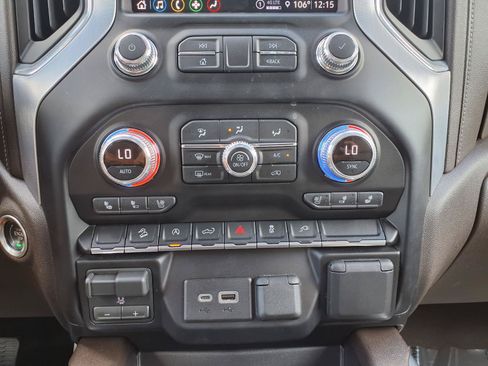 Used 2021 GMC Sierra 1500 SLT w/ SLT Convenience Package AWD/4WD image 25