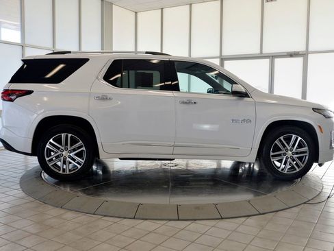 Used 2023 Chevrolet Traverse High Country image 9