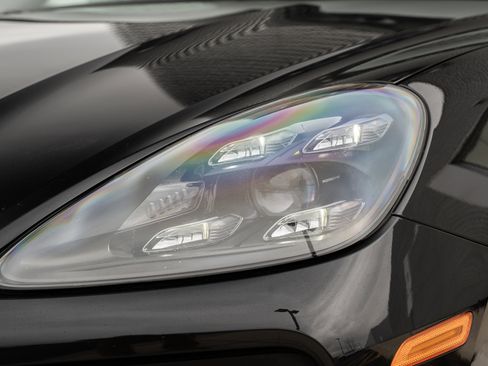 Used 2021 Porsche Cayenne Coupe image 37