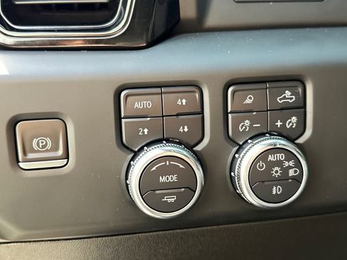 Certified 2023 GMC Sierra 1500 AT4 w/ AT4 Preferred Package AWD/4WD image 28