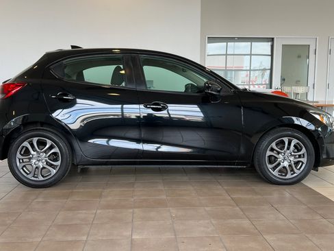 Certified 2020 Toyota Yaris LE image 3