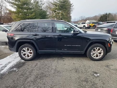 Used 2022 Jeep Grand Cherokee Limited image 4