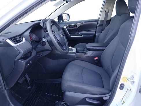 Used 2021 Toyota RAV4 LE AWD/4WD image 19