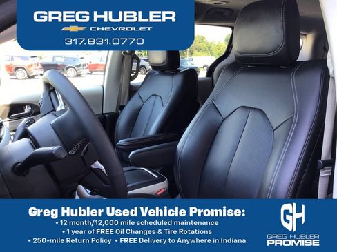Used 2024 Chrysler Pacifica Touring-L FWD image 24