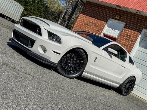 Used 2013 Ford Mustang Shelby GT500 RWD image 4