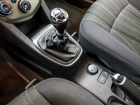 Used 2014 Chevrolet Sonic LT image 17