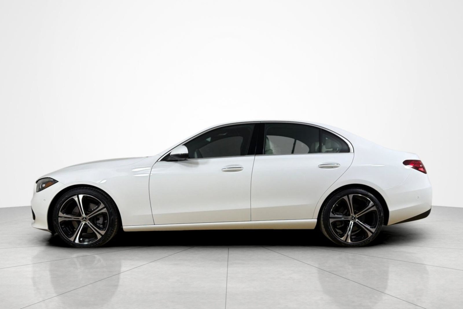 Used 2024 Mercedes-Benz C 300 Sedan image 2
