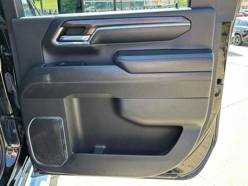 Used 2024 Chevrolet Silverado 2500 LT image 20