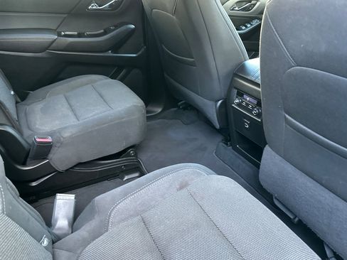 Used 2023 Chevrolet Traverse LT image 20