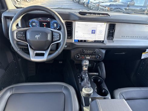 New 2025 Ford Bronco Outer Banks w/ Sasquatch Package image 23