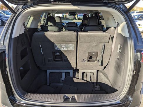 Used 2024 Kia Carnival SX image 15
