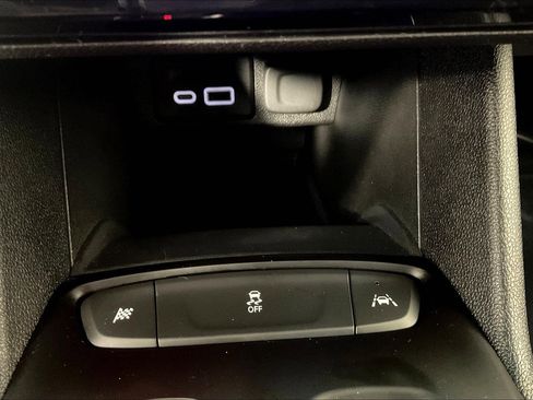 Used 2022 Chevrolet Bolt LT FWD image 15
