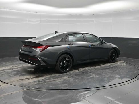 New 2026 Hyundai Elantra SEL Sport FWD image 8