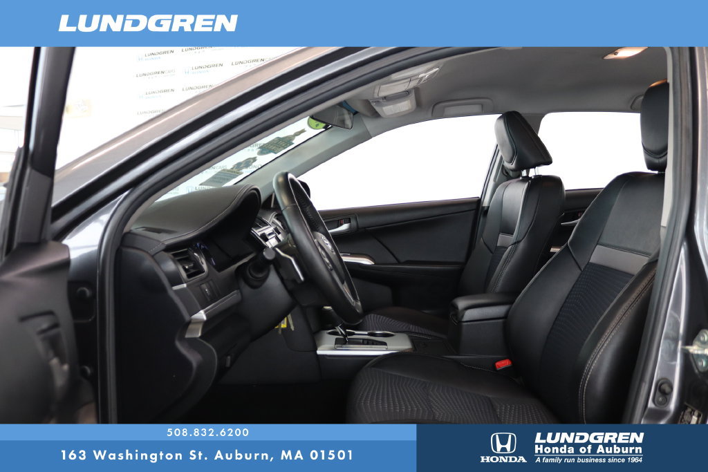 Used 2014 Toyota Camry SE FWD image 10