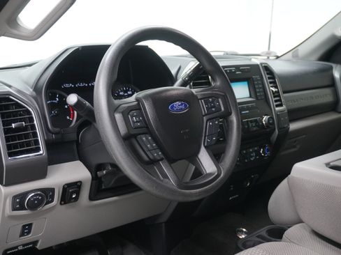 Used 2017 Ford F250 XLT w/ XLT Value Package AWD/4WD image 11