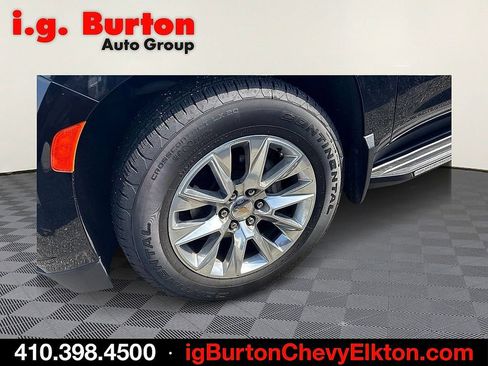 Used 2023 Chevrolet Tahoe Premier AWD/4WD image 4
