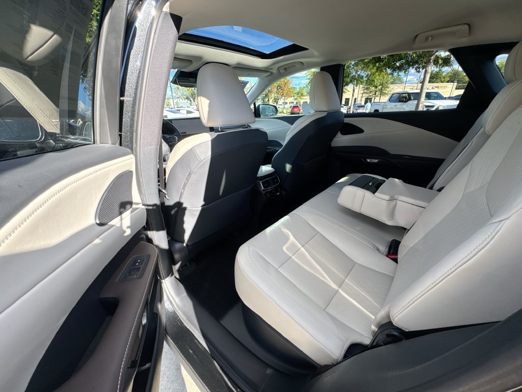 Used 2025 Lexus RX 350 Premium Plus w/ Accessory Package (Z1) FWD image 33