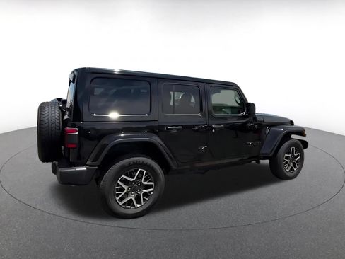 Used 2025 Jeep Wrangler Unlimited Sahara AWD/4WD image 12