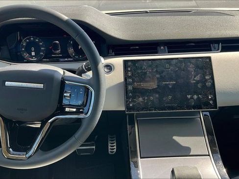 New 2025 Land Rover Range Rover Evoque Dynamic SE image 6