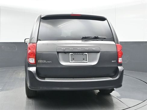 Used 2020 Dodge Grand Caravan SXT FWD image 6